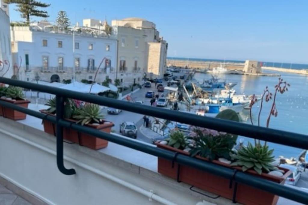 Apartmán Emozioni Dal Porto Trani Exteriér fotografie